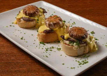 image of STEAK CROSTINI BITES
