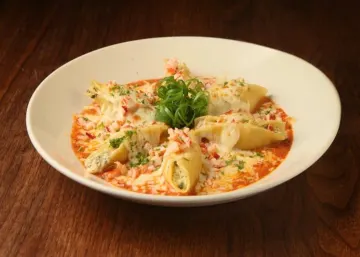 image of BIG SHELL LOBSTER PASTA