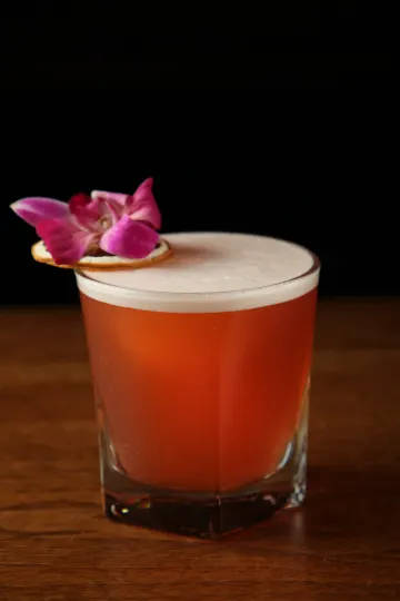 image of HAWAIIAN JAKE'S ON THE BEACH