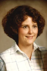 Lesley Vera Petri
