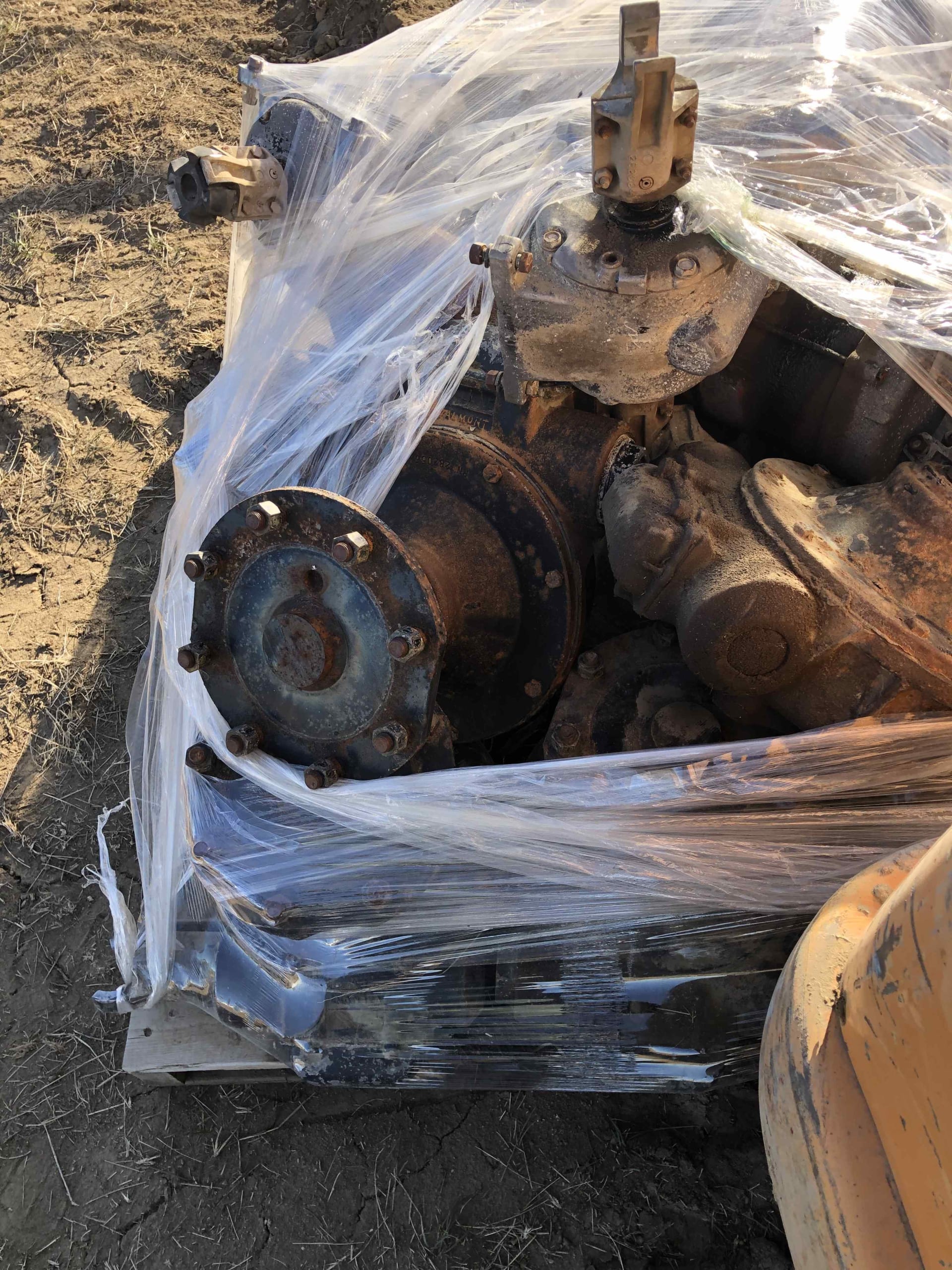 Gearboxes and motors for a valley pivot and Zimmatic pivot LIVE ONLY