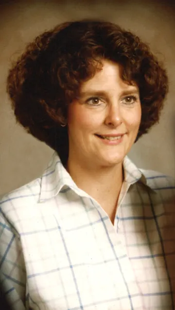 Lesley Vera Petri