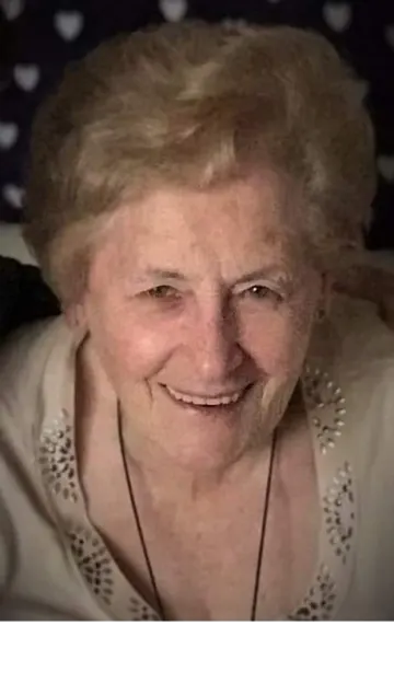 Christine Den Hoed