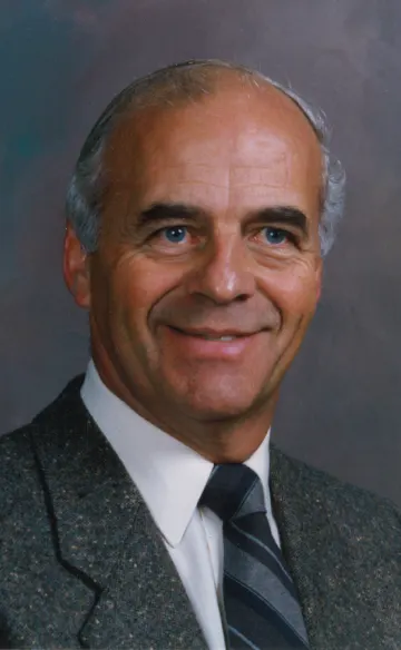 Dr. Robert Plaxton