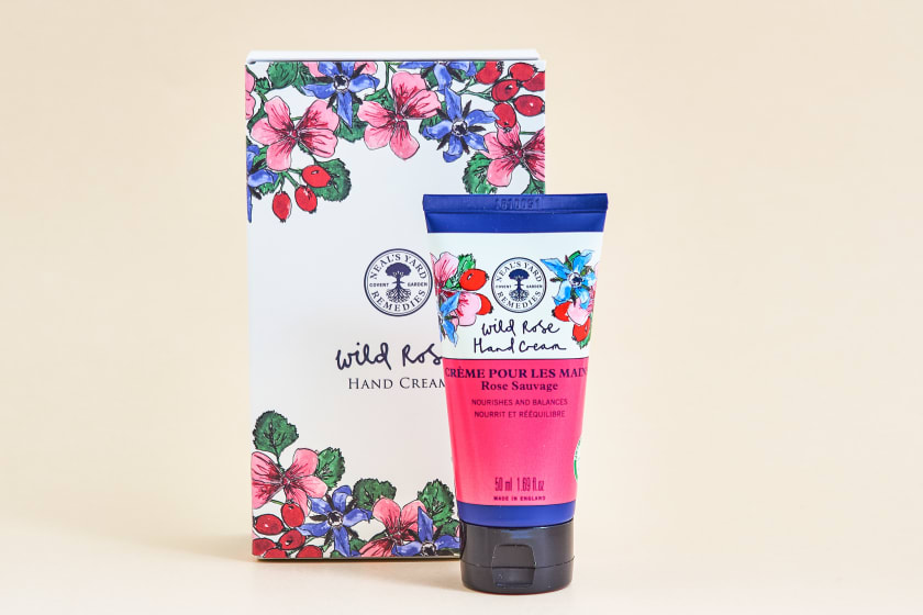 ワイルドローズハンドクリーム 限定ギフトbox入り Neal S Yard Remedies ニールズヤード レメディーズ Tanp タンプ ワイルドローズハンドクリーム 限定ギフトbox入り Neal S Yard Remedies ニールズヤード レメディーズ Tanp タンプ