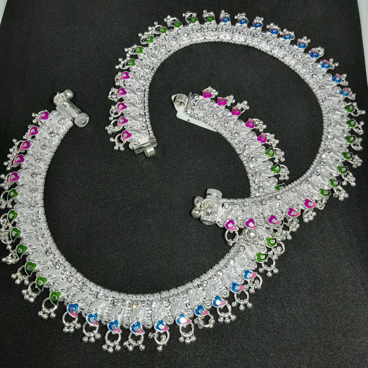 Fancy leg sales chains