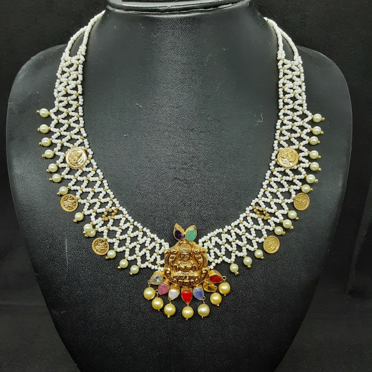 Pearl necklace online clearance