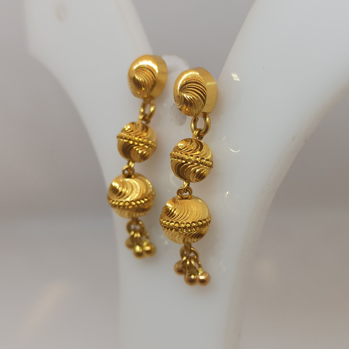 Buy Latha Plain Jhumka Online | Kerala Jewellers - JewelFlix