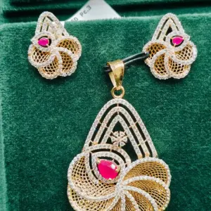 Gold Pendent Set