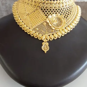 Choker Bombay