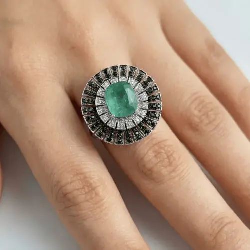 DIAMOND EMERALD BLACK STONE RING