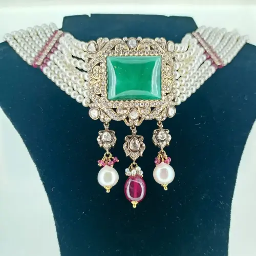 EMERALD POTA TIKDA NECKLACE