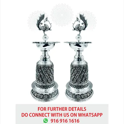 Small Lata Nakash Kuthuvilakku