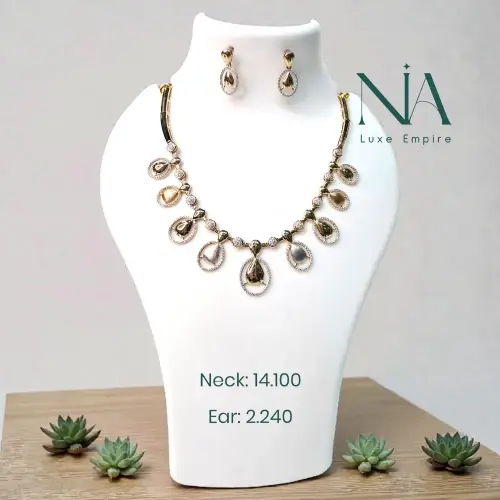 Rose gold necklace 147