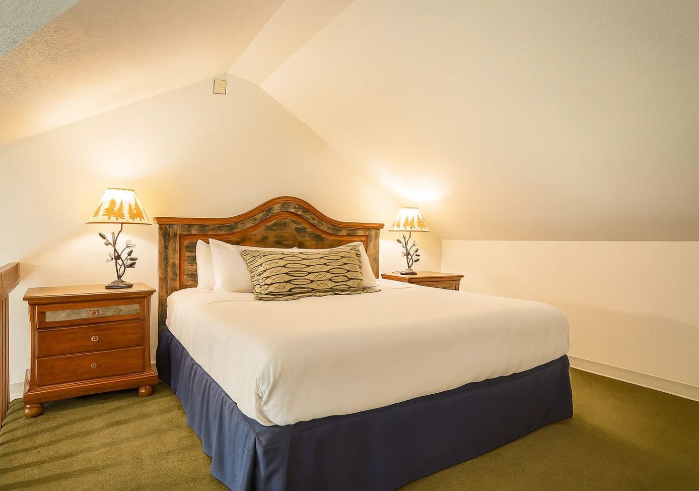 Large Loft at Alpine Village Suites, Taos Ski Valley — photo 3 of 3