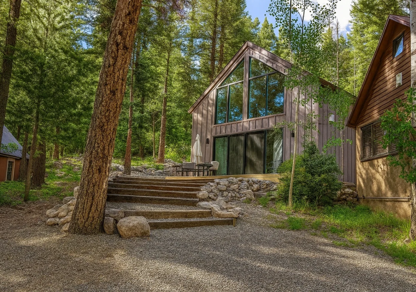 Mountain Villa at Alpine Village Suites, Taos Ski Valley — photo 1 of 8