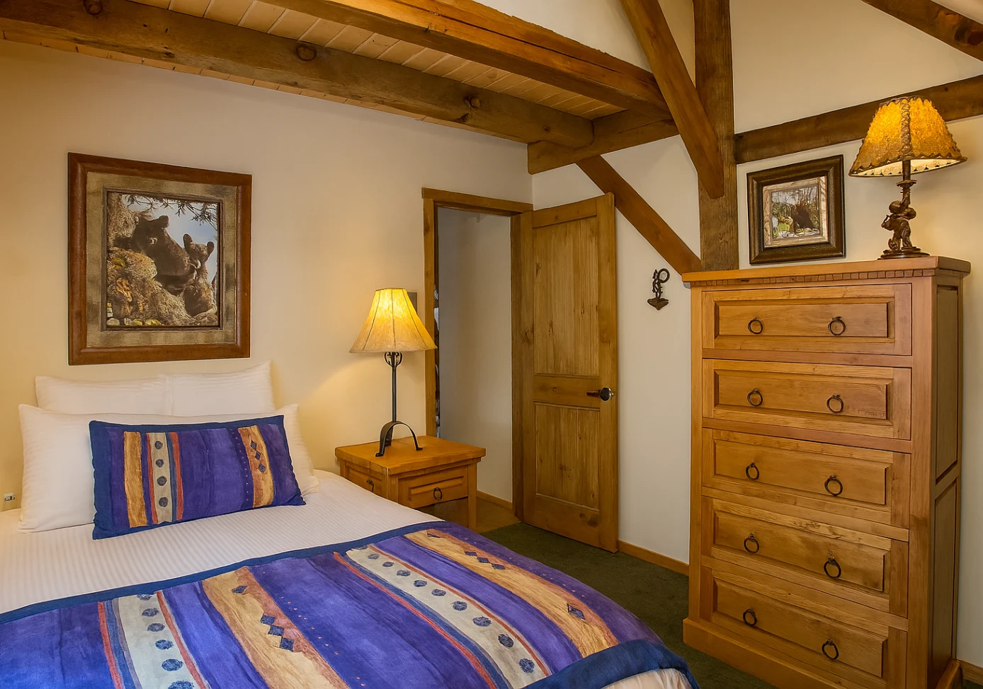 Mountain House at Alpine Village Suites, Taos Ski Valley — photo 5 of 12