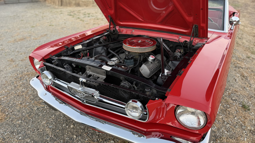 289 V8 engine