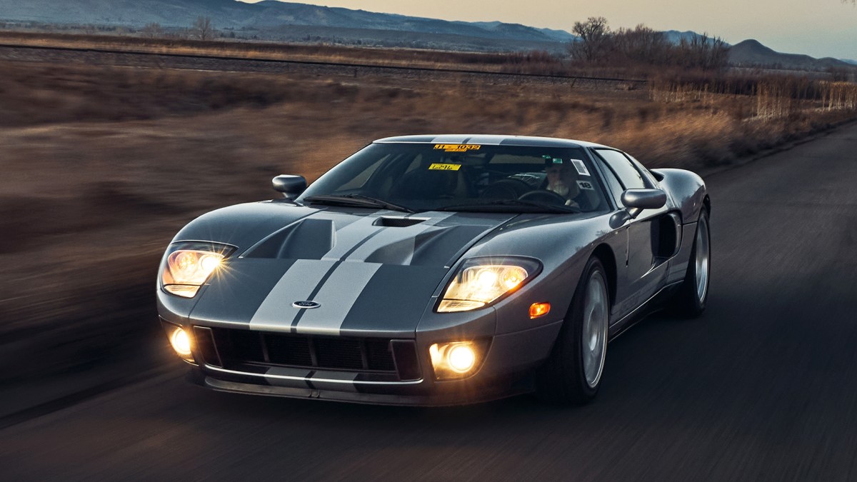 2006 Ford GT - Sparco carbon-fiber seats interior