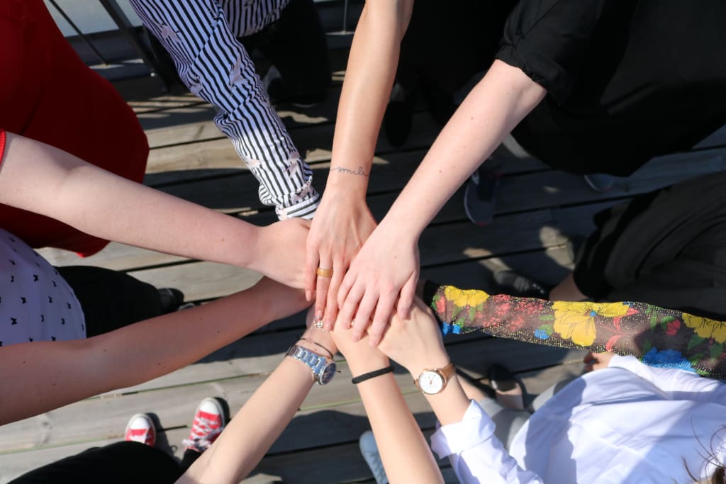Tapptitude girls hands