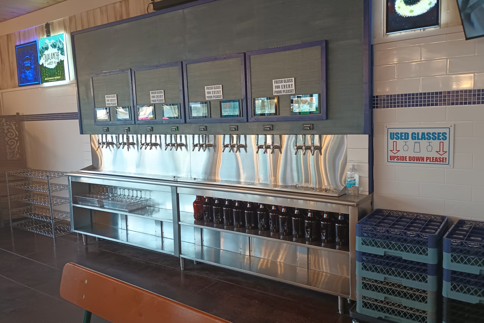 The self pour beer tap wall at Pizzalute
