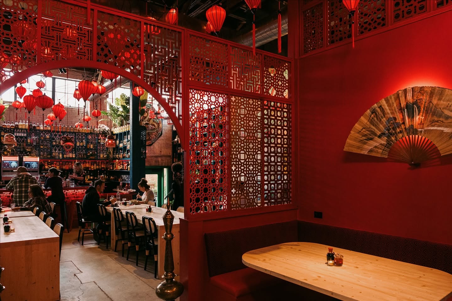 Hot Joy dining room