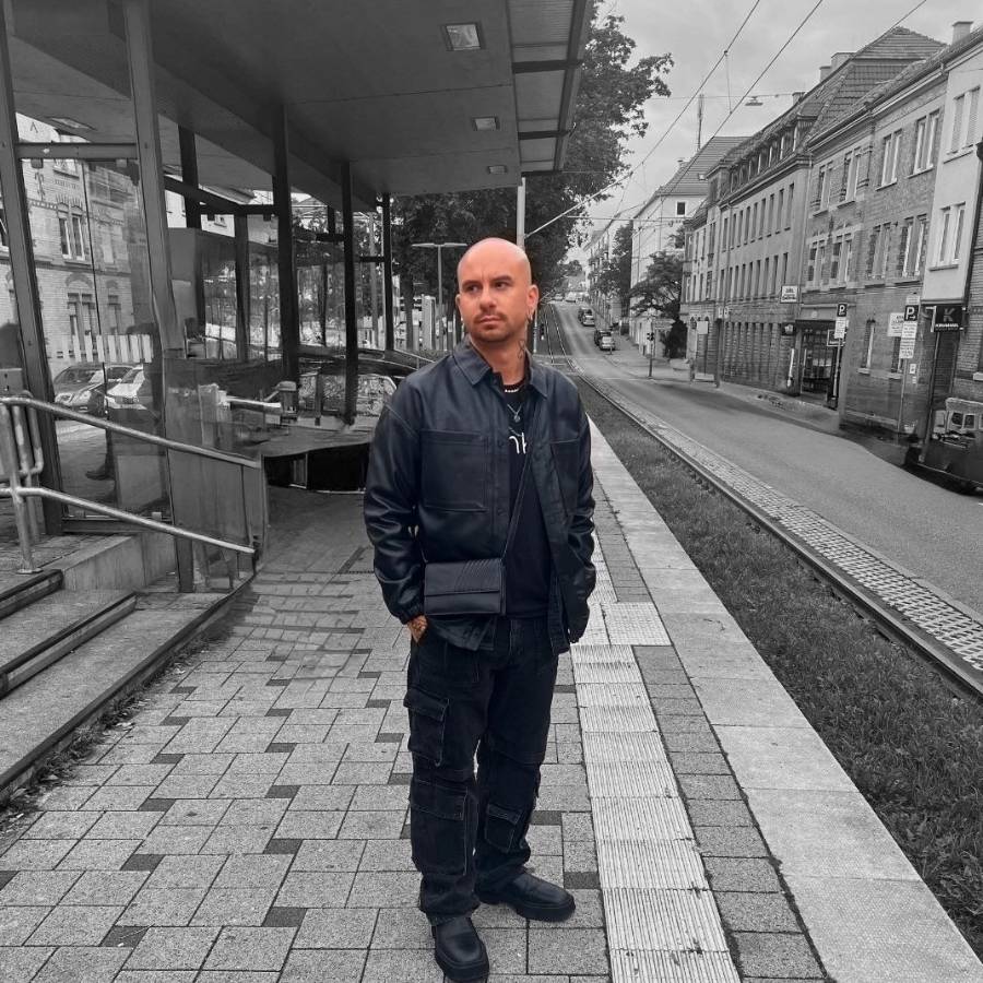 Image thumbnail of a tasker