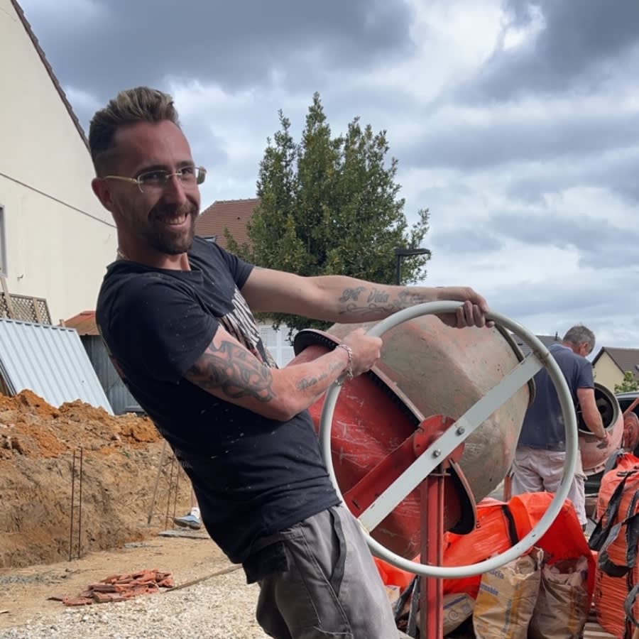 Image thumbnail of a tasker