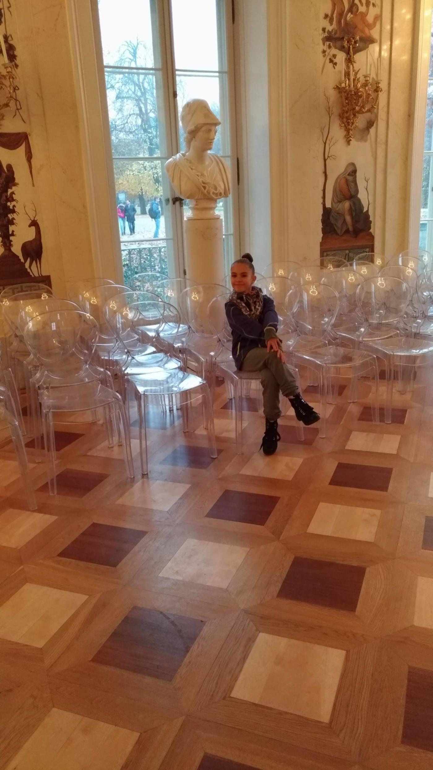 Zuzia w Łazienkach Królewskich