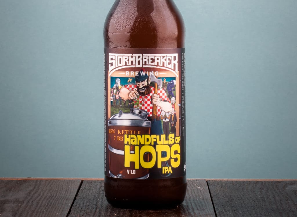 stormBreakerBrewing_handfulsofHops
