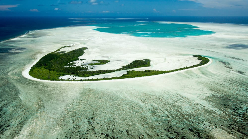 Alphonse island atoll aerial view i8pgox