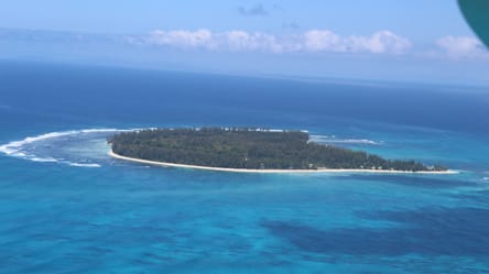 Aerial view denis island ugfrpx