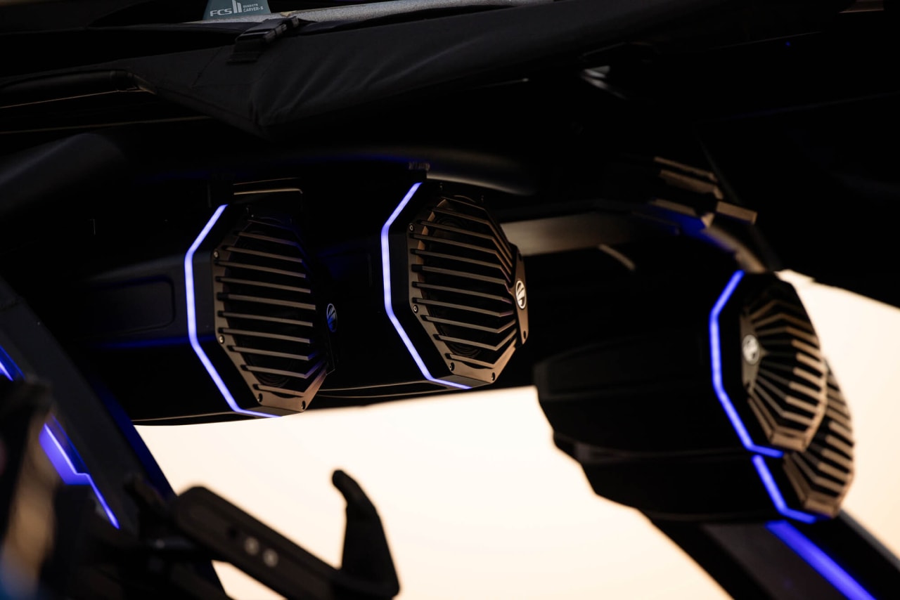Licht Audison Pro-Audio System | Tige Boats