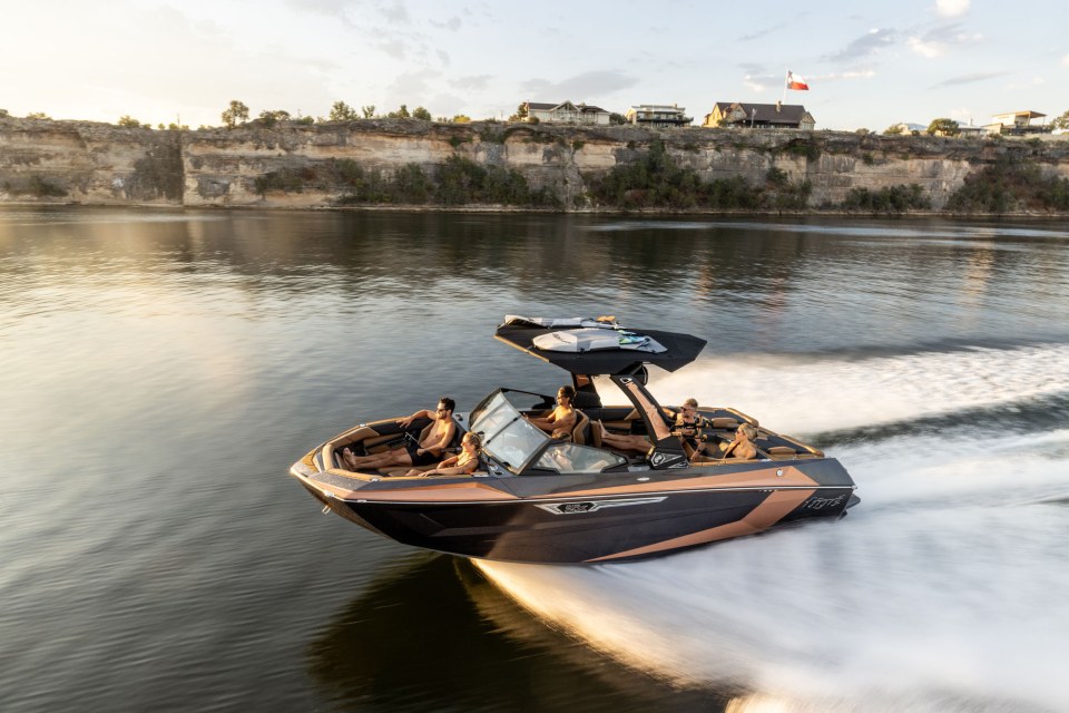 Luxury Surf Wake Ski Boats Tige Boats