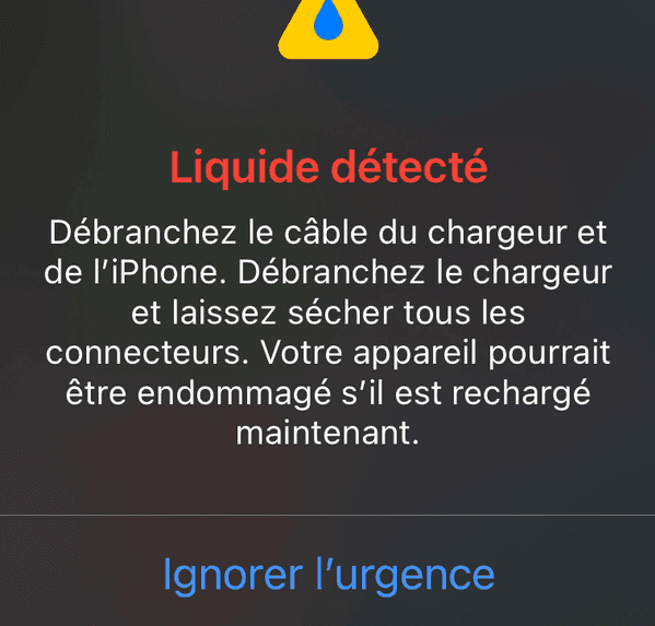 Avertissement de liquide détecté sur un smartphone en charge