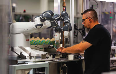 When Cobots Make a Manufacturing Difference Tech Briefs