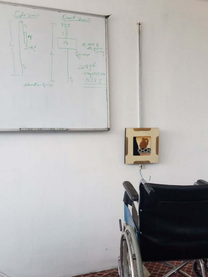 Picture Hanger for Wheelchair Users