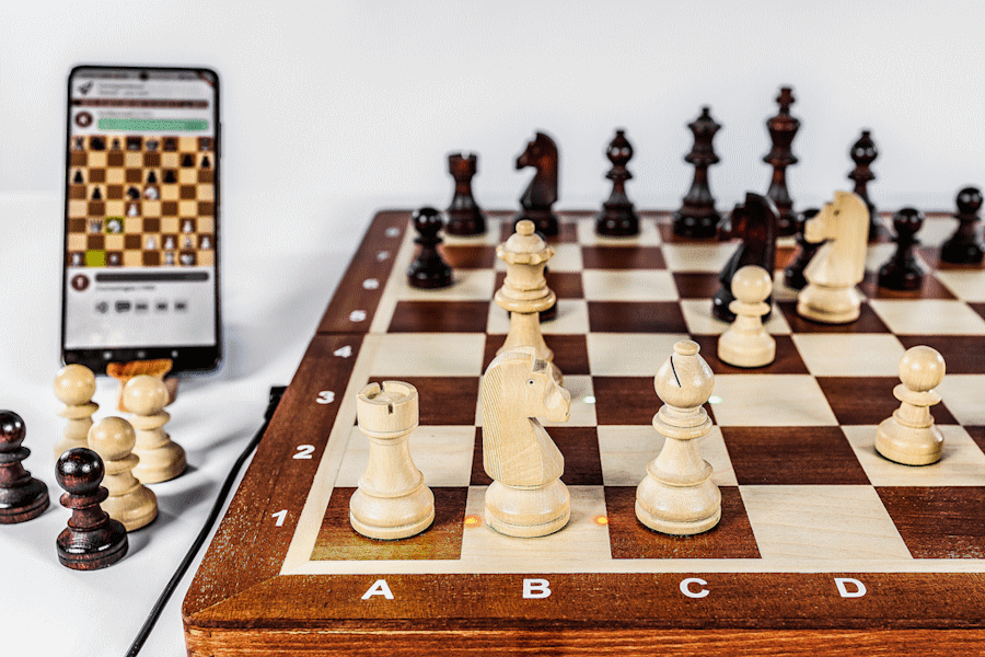 iChessOne: Wooden Foldable Electronic Chessboard