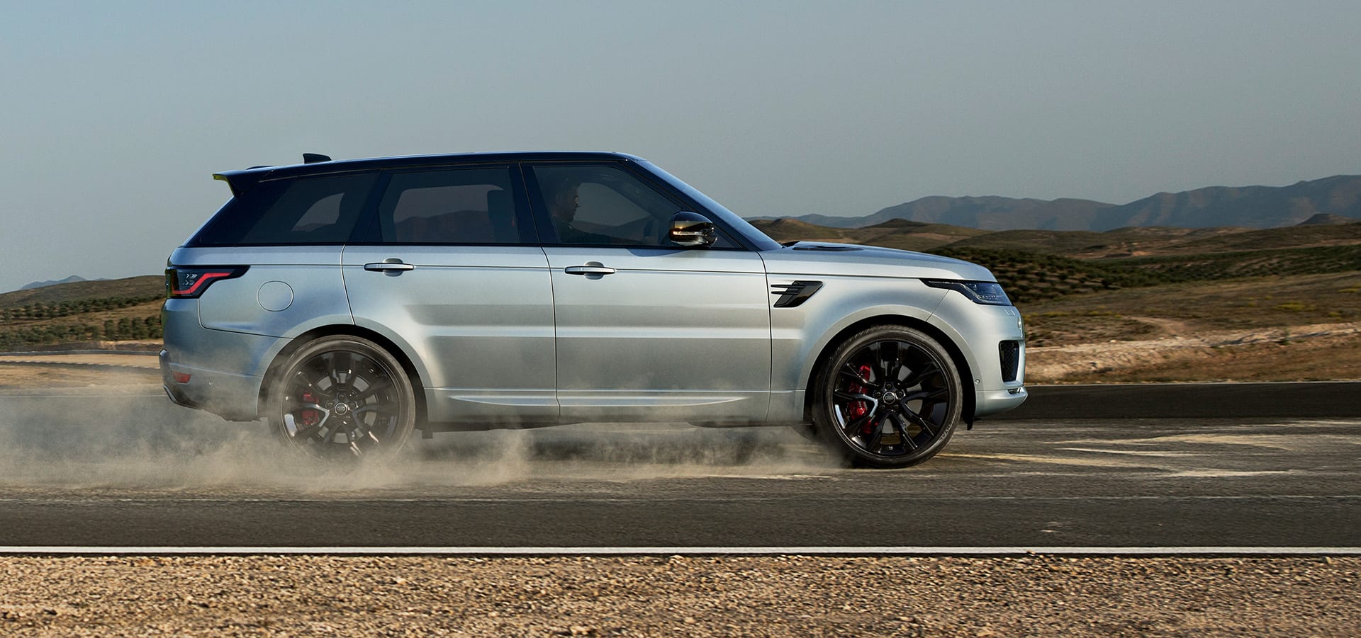 Why JLR Is Giving Its Newest Range Rover Straight-6 Power - Mobility ...