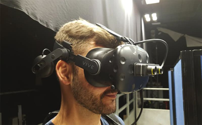 Virtual And Augmented Reality Device Simulates Vision Loss Tech Briefs