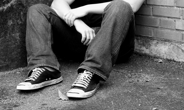 dejected-boy-black-white-600x360