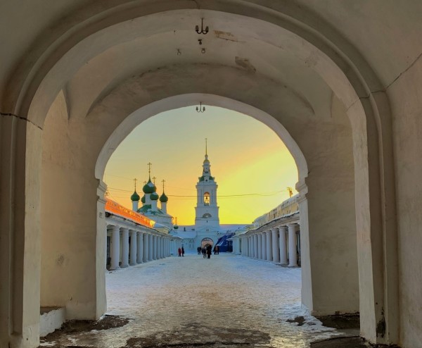 Поющие рожки и сказочная Кострома: за новогодним настроением!