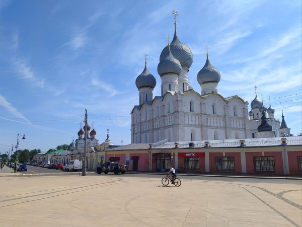 Древний город на озере Неро