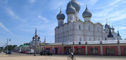 Древний город на озере Неро