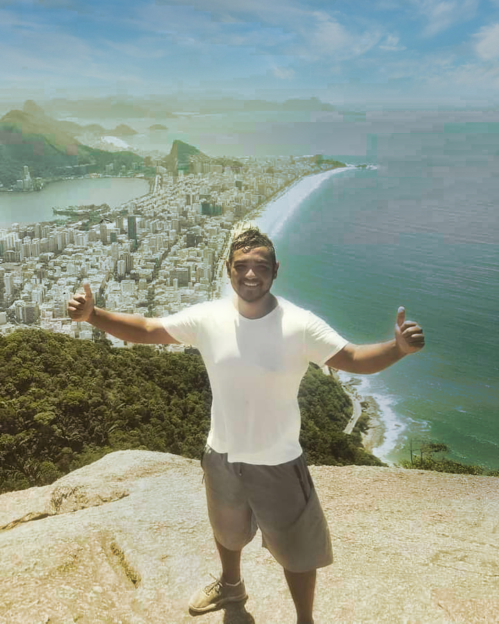 Morro Dois Irmãos com Ernestinho