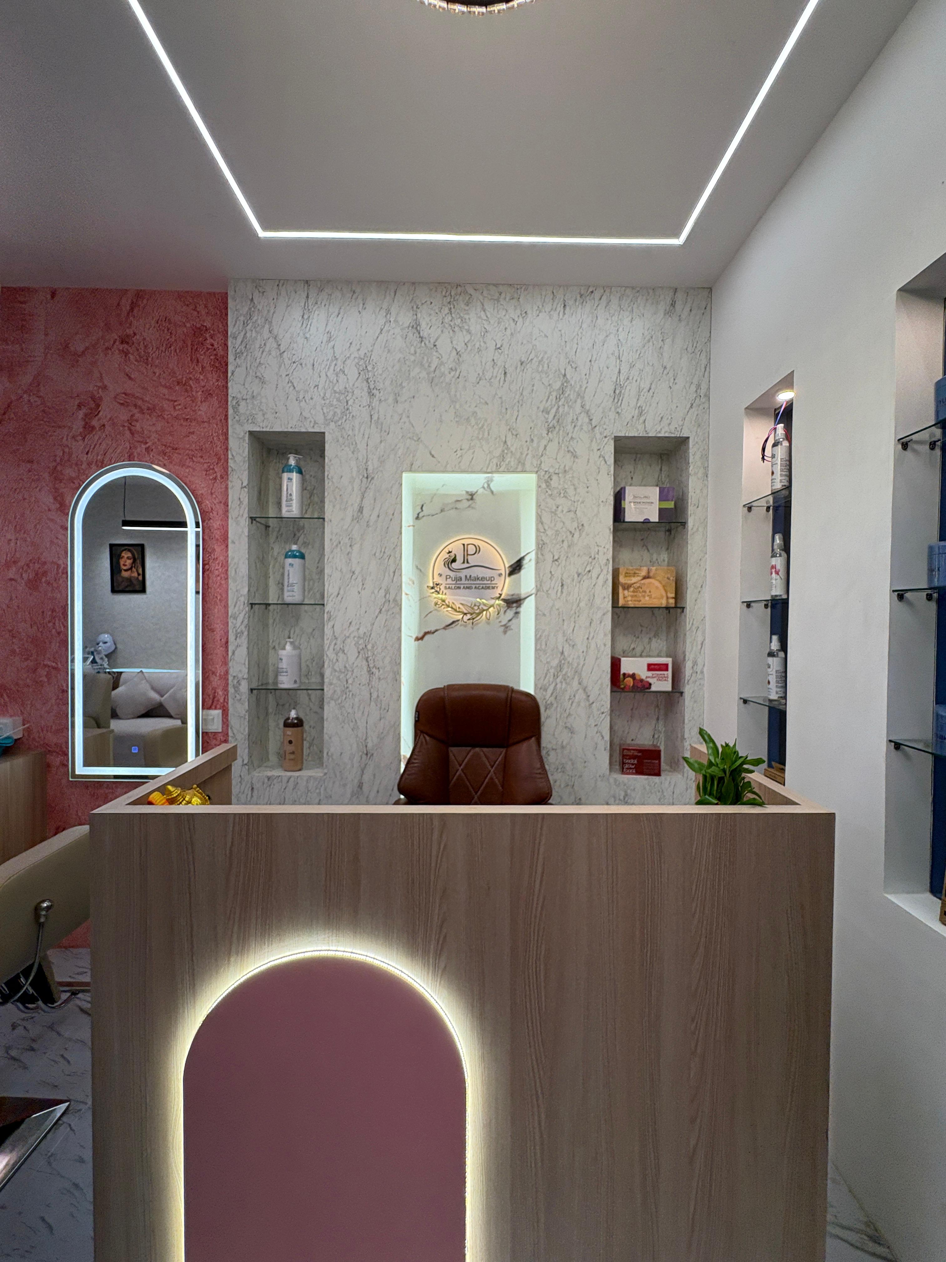 280 Sqft Ladies Salon in Kankarbagh