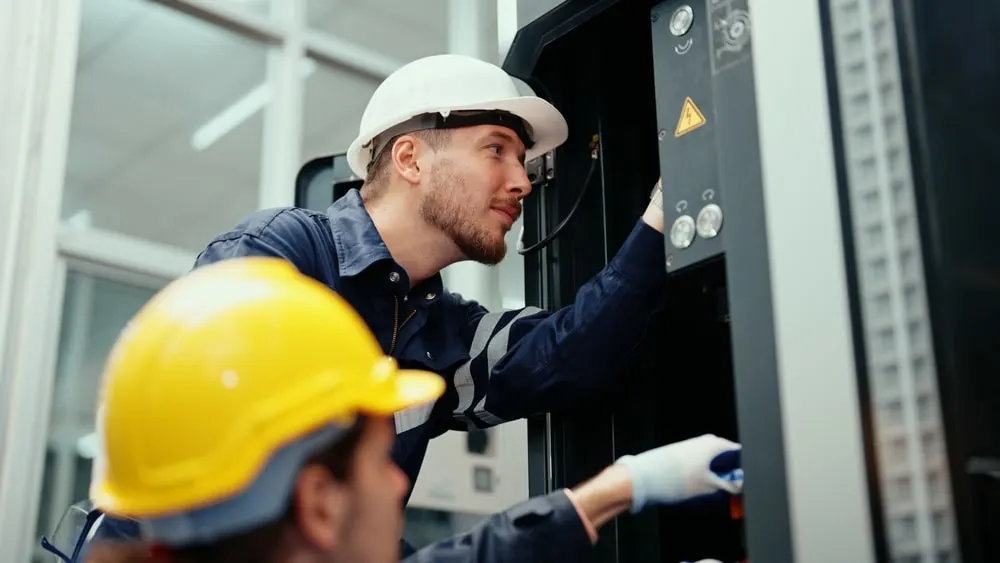 47 Best electrician schools 2024