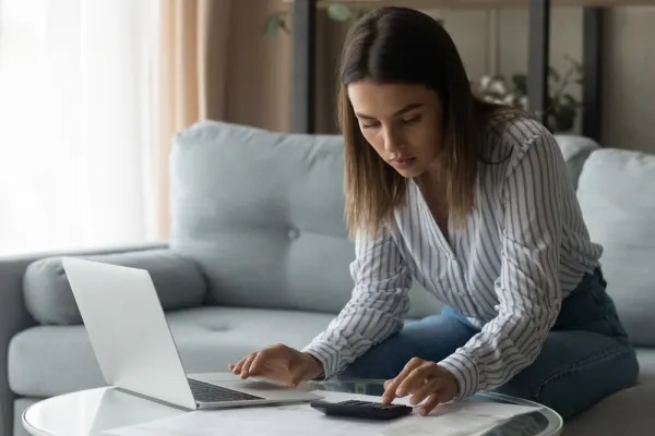 How to start investing while still in college