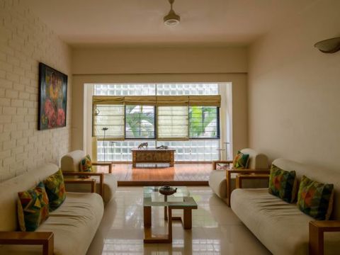 LIVING ROOM  Kamat and Rozario Architecture