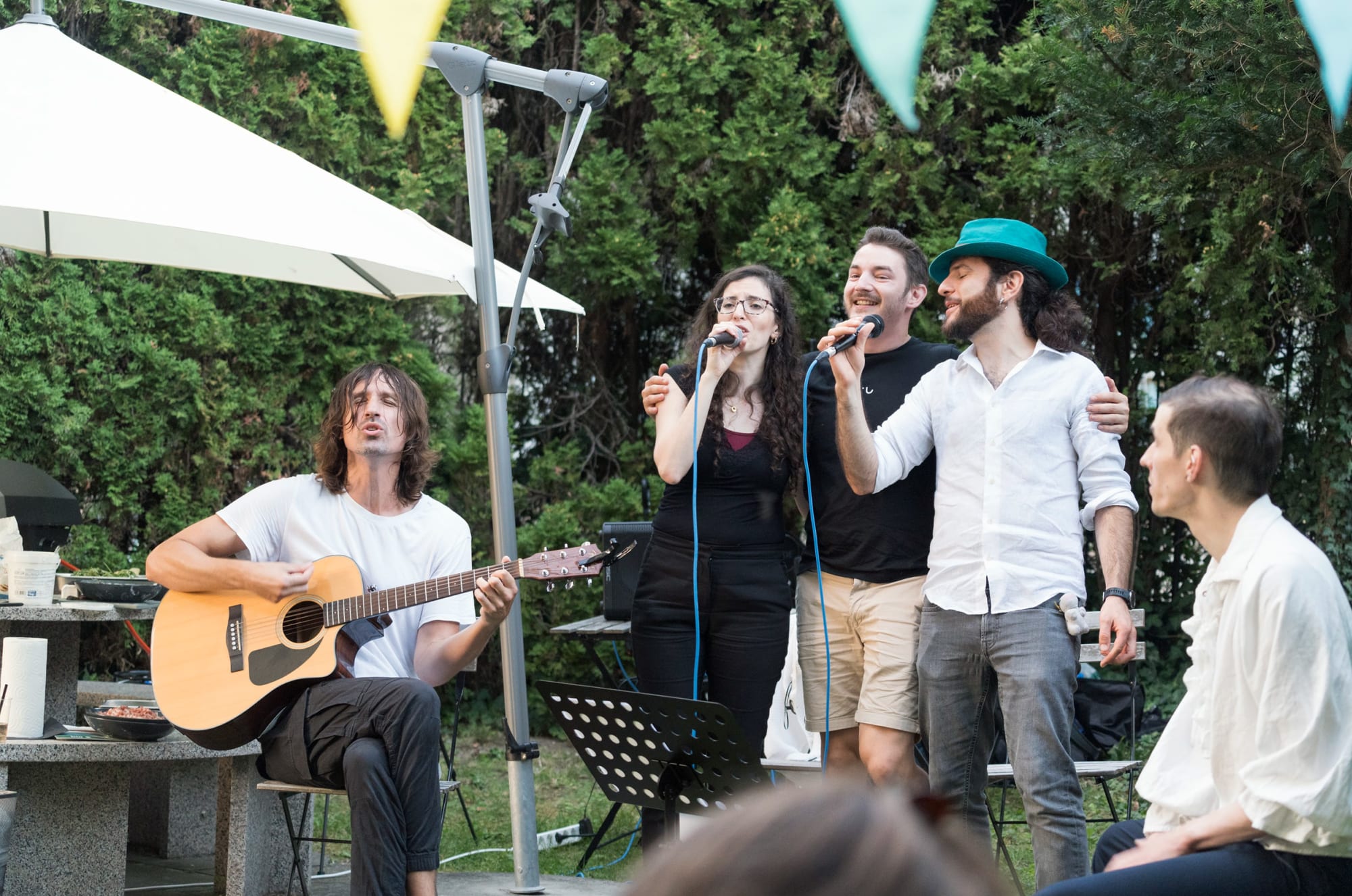 Mitarbeitende am Sommerfest Webagentur Bern & Zürich